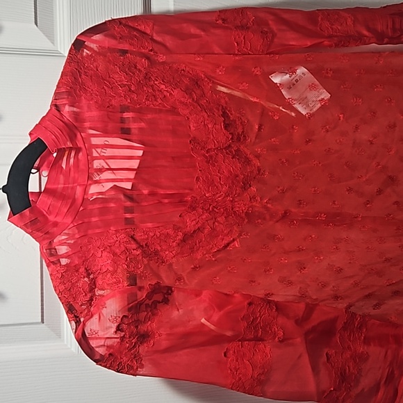 Valetino red lace tip for women size 2 - Picture 4 of 5